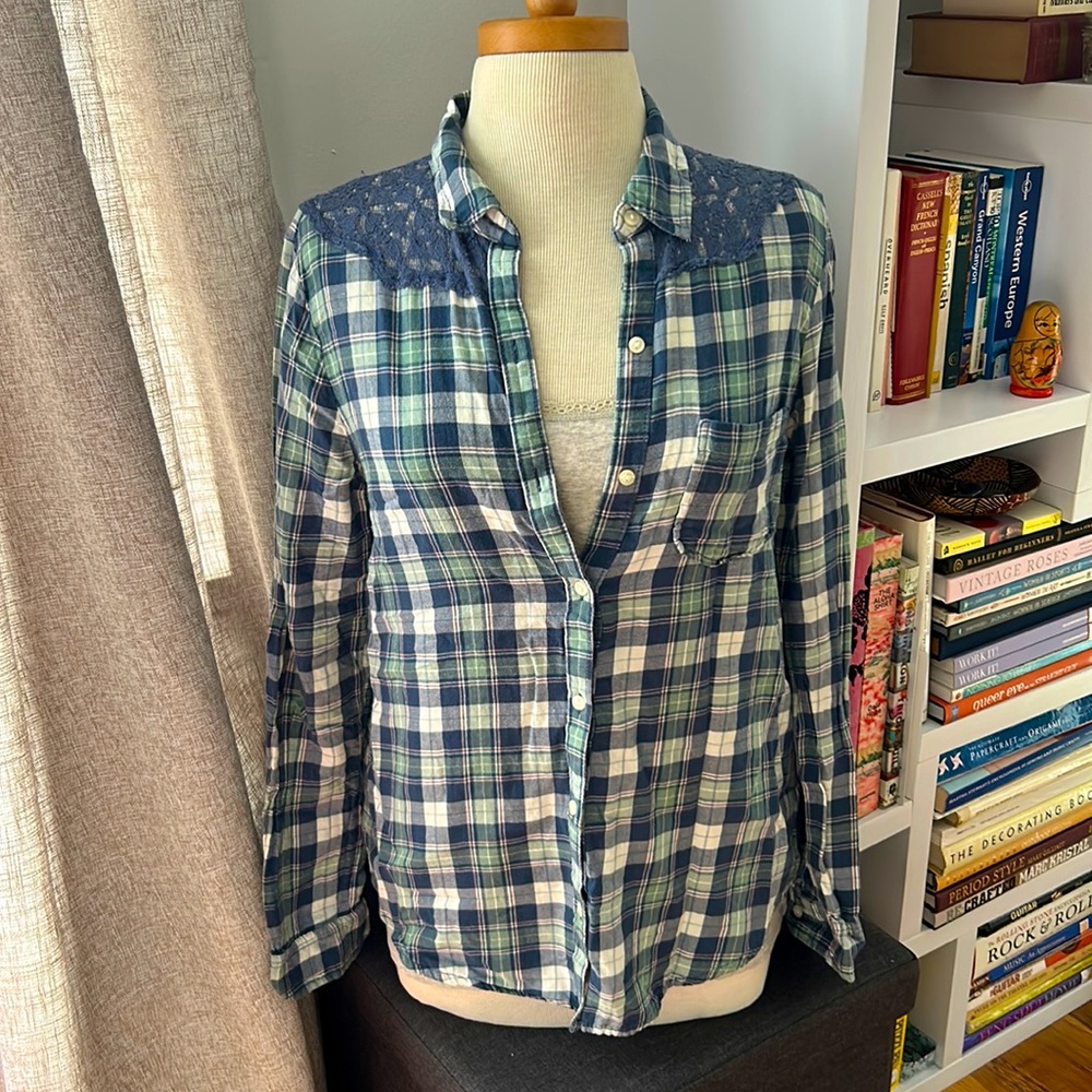 Plaid shirt with lace panel